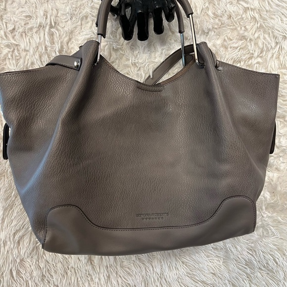 ❤️❤️BNWOT- Sondra Robert's Squared Vegan Leather Tote Satchel Shoulder Bag❤️❤️ - Picture 4 of 14